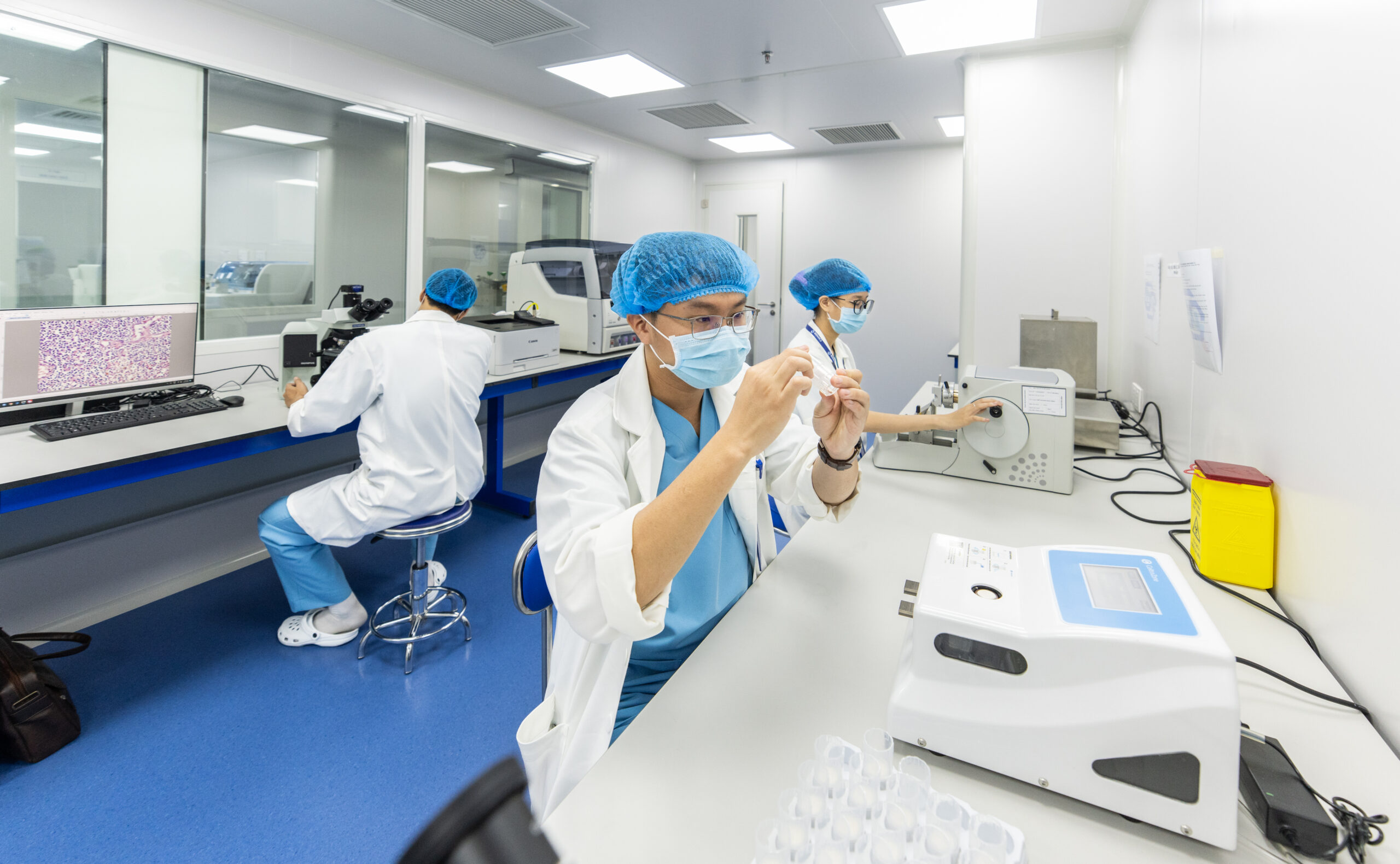 Giải Phẫu Bệnh tại Biomics Vietnam